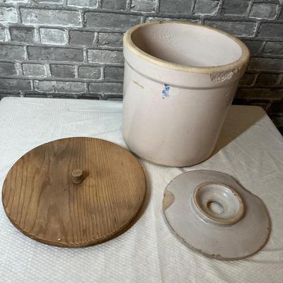 Lot 198 Crock & pieces
