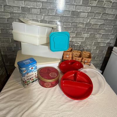 Lot 209 Plastic ware & other kitchen