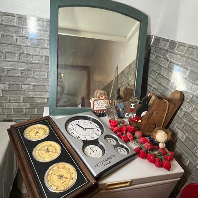 Lot 210 Wall Decor