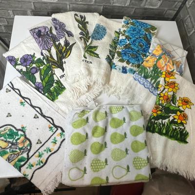 Lot 231 Vintage floral towels