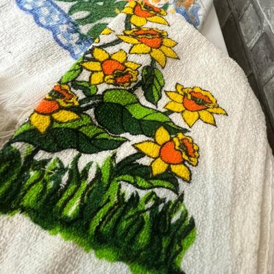 Lot 231 Vintage floral towels