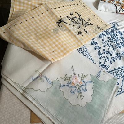 Lot 233 Assorted Linens