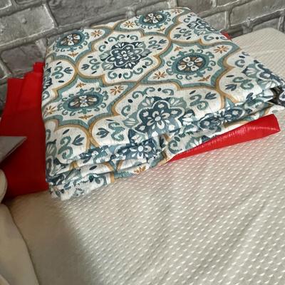 Lot 233 Assorted Linens