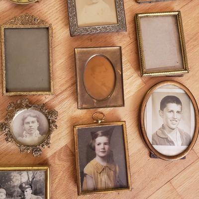 Ornate Metal Frames with Black & White Portrait Photographs (LR-KD)