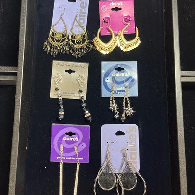 6 pr pierced earrings