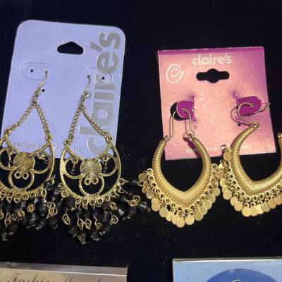 6 pr pierced earrings