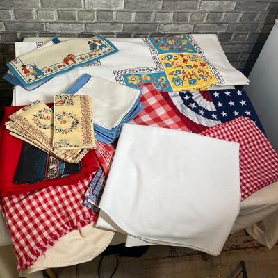 Lot 239 Linens & other
