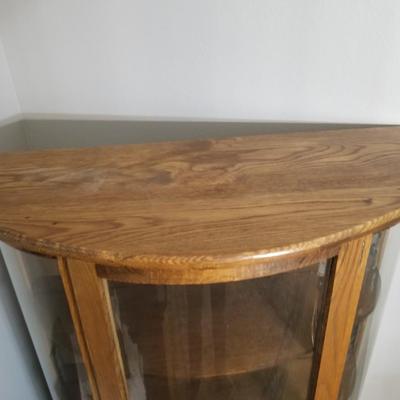 Locking curio cabinet
