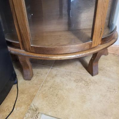 Locking curio cabinet