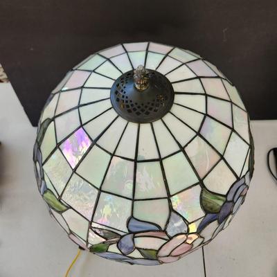 Stained Glass Table Lamp 18"h 17"dia