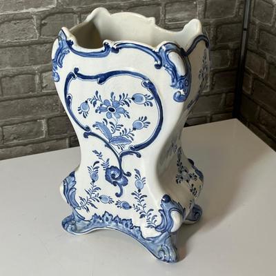 Lot 251 Great Delft Vase