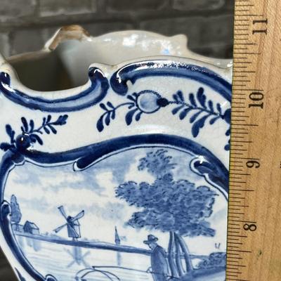 Lot 251 Great Delft Vase