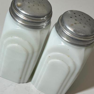 Lot 254 McKee Roaman Arches Shaker set