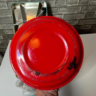 Lot 257 Tin & Tea items