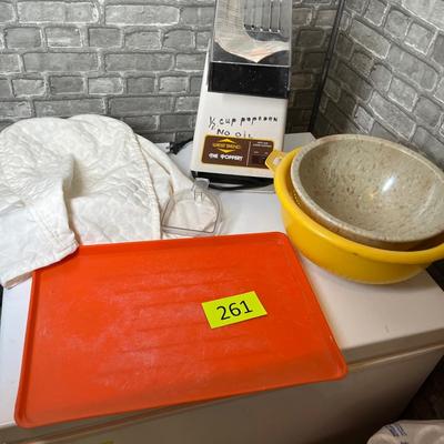 Lot 261 Kitchen ware