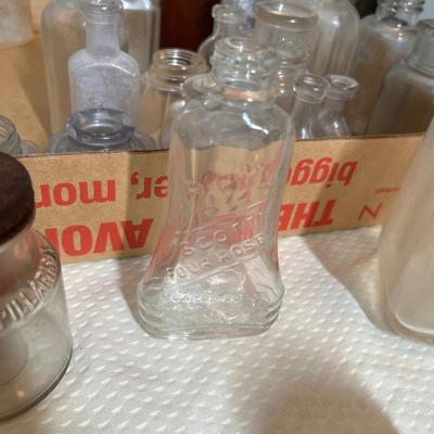 Lot 264 Flat of bottles