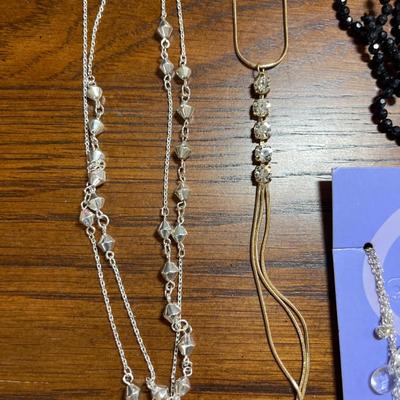 Assorted jewelry