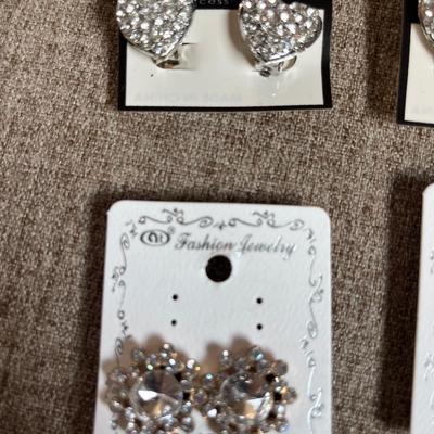 4 pair clip-on earrings
