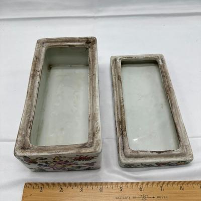 Beautiful Chinese Familial Rose Porcelain Box