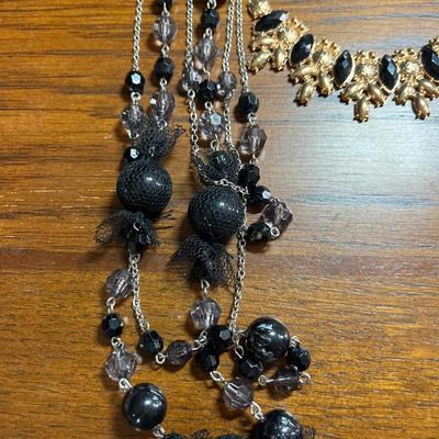 Necklace assortment (5)