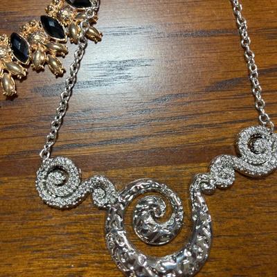 Necklace assortment (5)