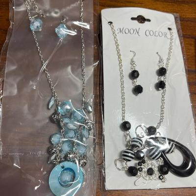 Necklaces (6)