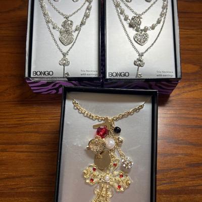 Bongo necklace sets