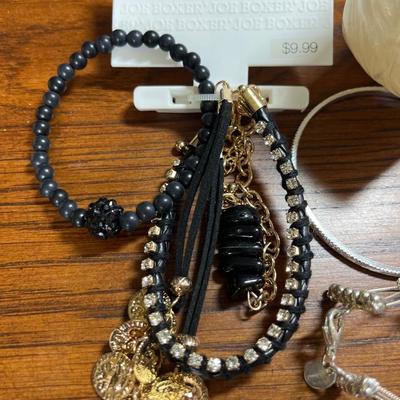 Bracelets & charms