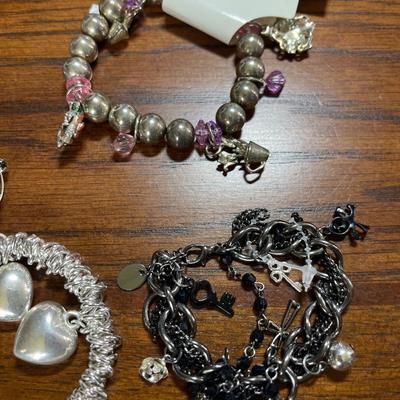 Bracelets & charms
