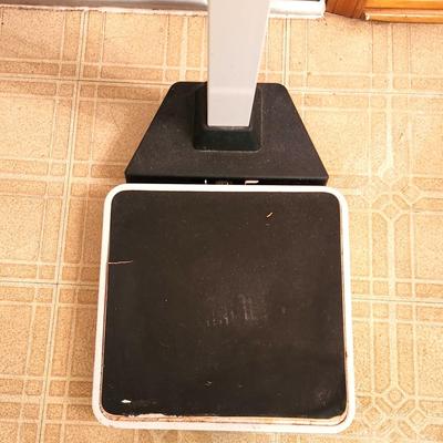 Lot #222 Sunbeam Weight Master Home Scale