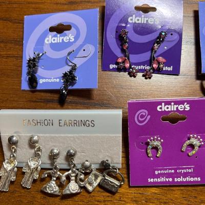 11 prs pierced earrings