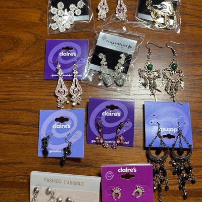 11 prs pierced earrings