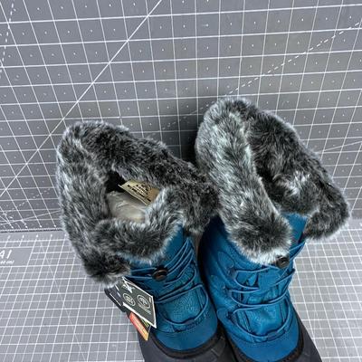 NEW with Tag KAMIK NEW Boots Ladies Turquoise, Vegan   