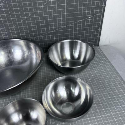 Stainless Steel Bowls (4) Sizes