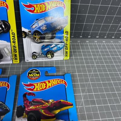 6 Hot Wheels NEW on the Card