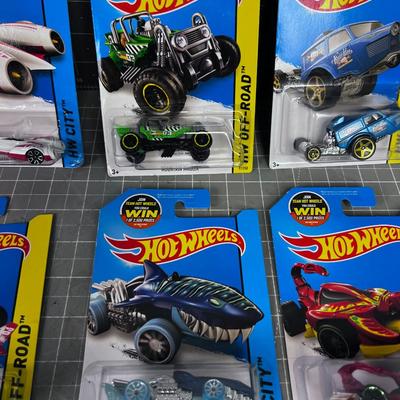 6 Hot Wheels NEW on the Card