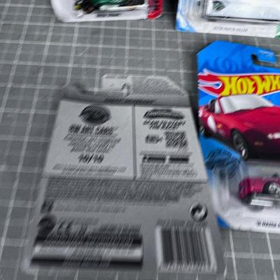 6 Hot Wheels NEW on the Card