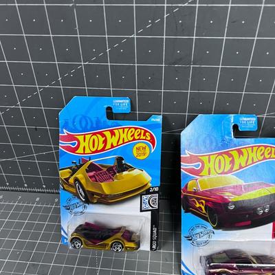 6 Hot Wheels NEW on the Card