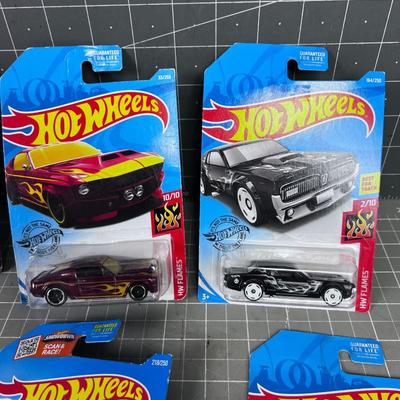6 Hot Wheels NEW on the Card