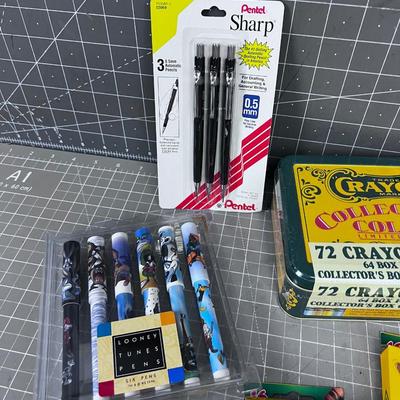CRAYONS & Pencils 