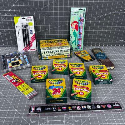 CRAYONS & Pencils 