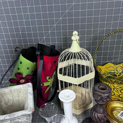 Big LOT of DECORATIVE ITEMS 