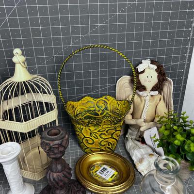 Big LOT of DECORATIVE ITEMS 