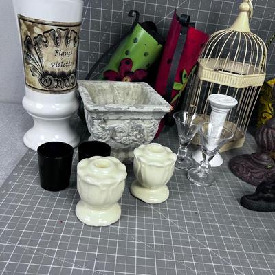 Big LOT of DECORATIVE ITEMS 