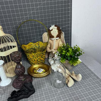 Big LOT of DECORATIVE ITEMS 