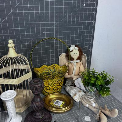 Big LOT of DECORATIVE ITEMS 
