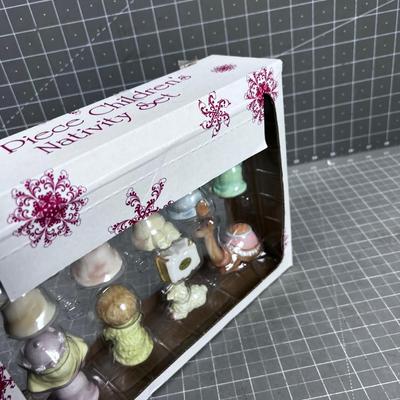10 Piece Resin NEW Nativity 