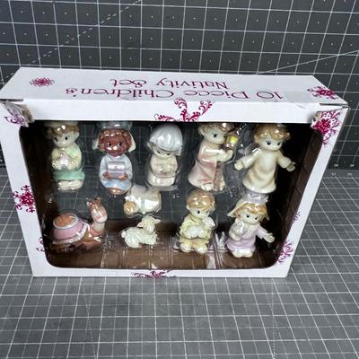 10 Piece Resin NEW Nativity 