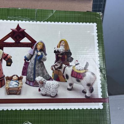 Country Nativity Set 10-Piece Resin 