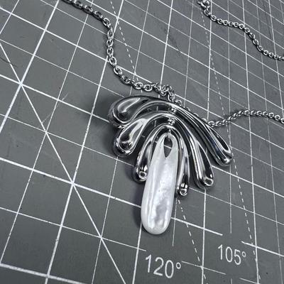 Silver with Pearl ART Necklace 